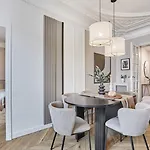 - 3 Et Balcon A Trocadero Apartament