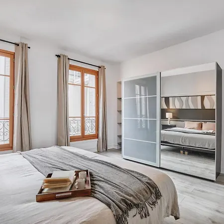 - 3 Et Balcon A Trocadero * Paris