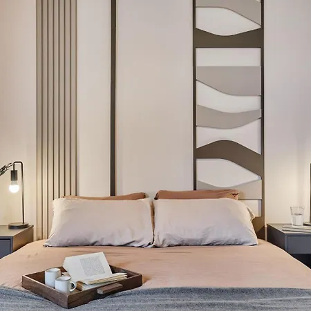 - 3 Et Balcon A Trocadero