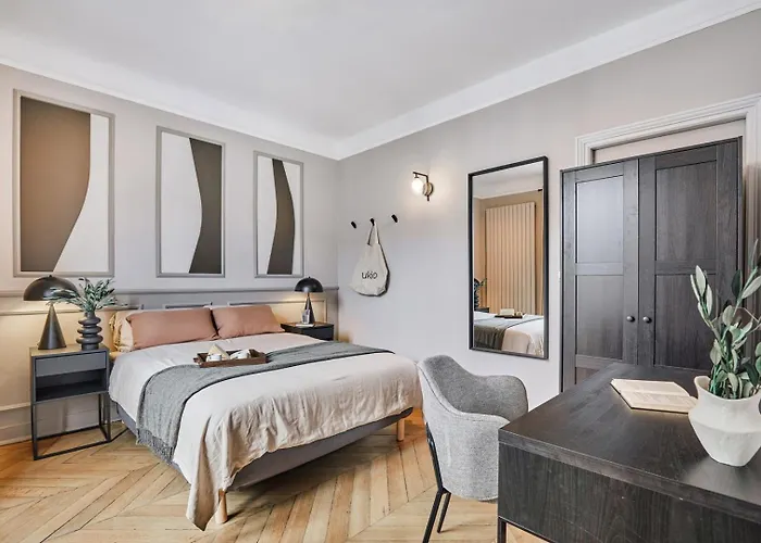 - 3 Et Balcon à Trocadéro Paris
